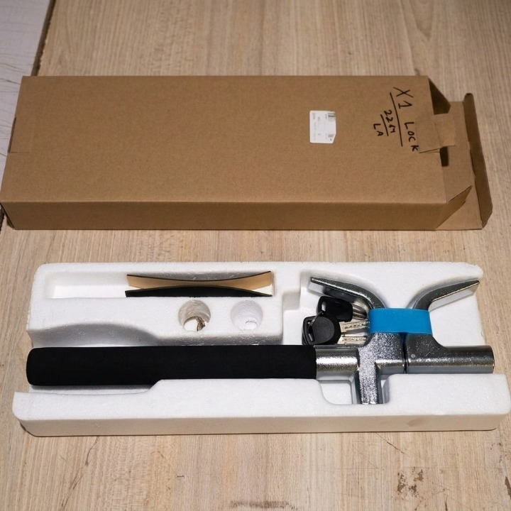 Anti-Theft X1 Twin Hook Steering Wheel Lock