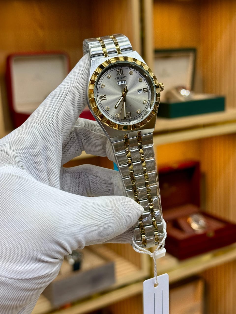 TROVE Original Quartz Watch with Metal Bracelet & Butterfly Master Lock